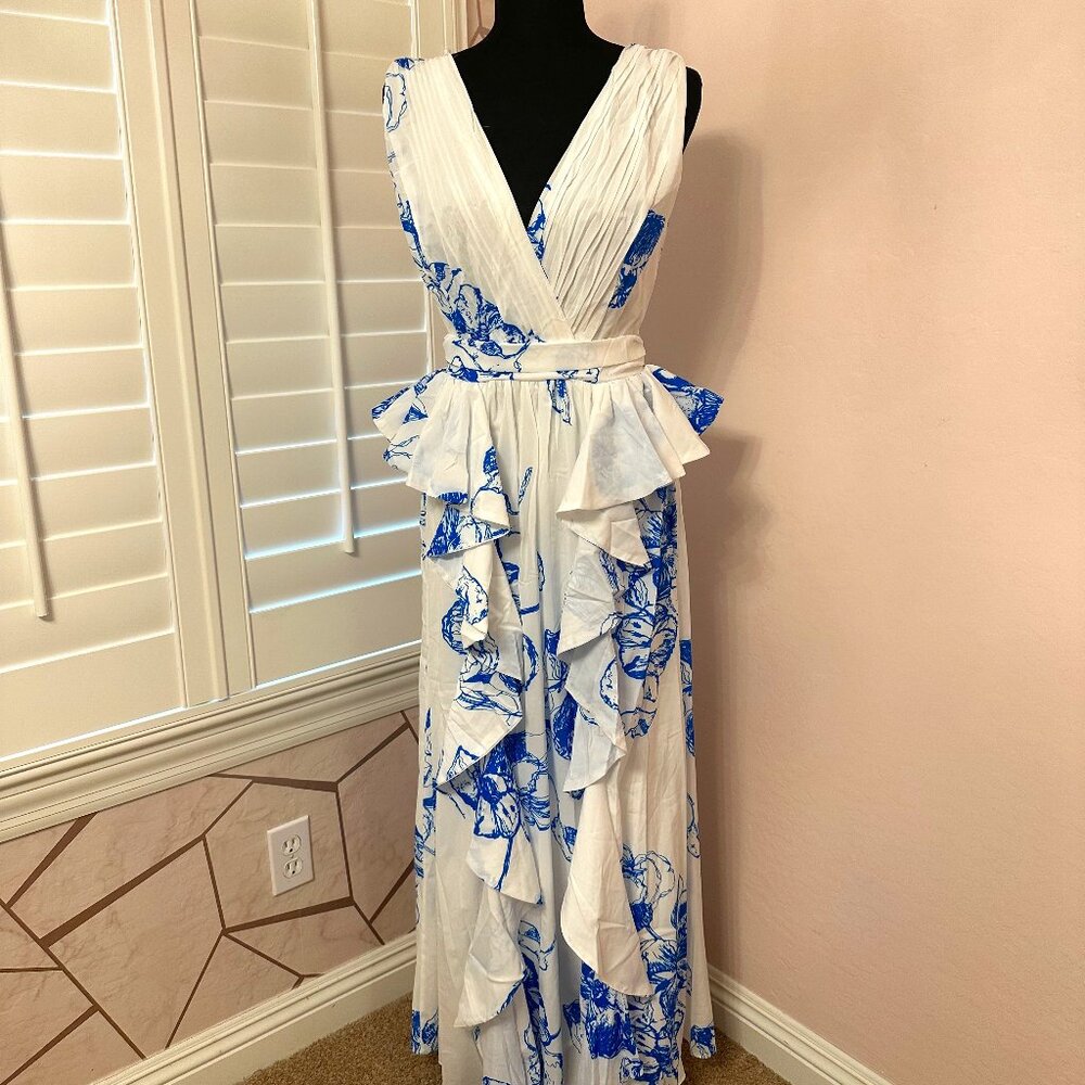 NWOT Chicways Blue and White Floral Maxi Dress - Size Small